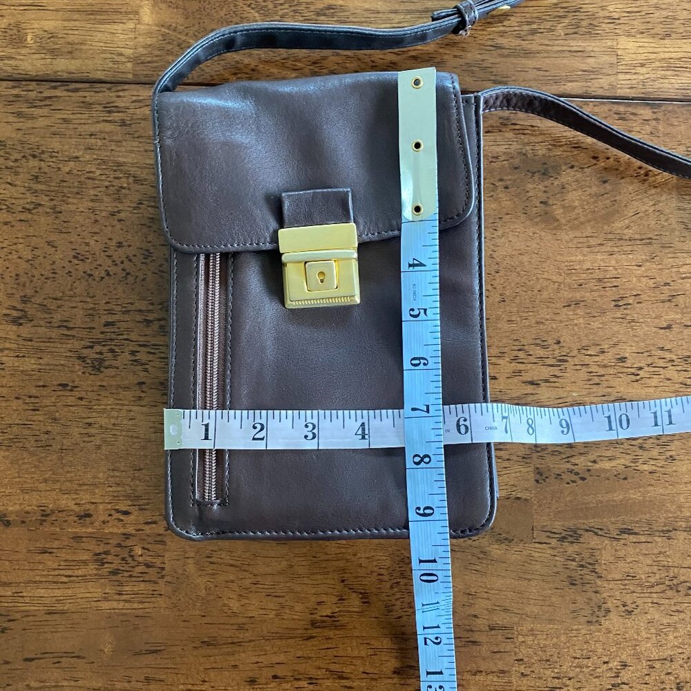 Made In Canada Leather Multi Compartment Crossbody Bag - Picture 14 of 16